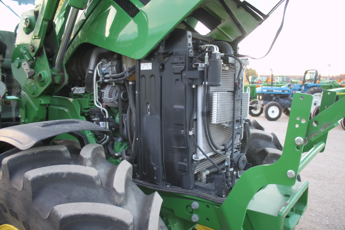 JD 6145M 4wd tractor, cab, air, 640R SL loader, single point hydraulic hook up, 3rd function, 24 speed AutoQuad w/ creeper, 3 remotes, autotrac ready, Firestone 18.4R42, one owner, 1800 hours, 2018 model, made in Germany - Image 24