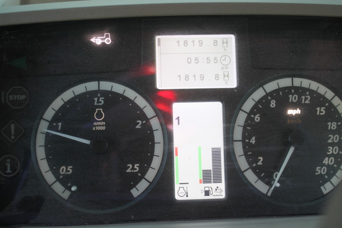 JD 6145M 4wd tractor, cab, air, 640R SL loader, single point hydraulic hook up, 3rd function, 24 speed AutoQuad w/ creeper, 3 remotes, autotrac ready, Firestone 18.4R42, one owner, 1800 hours, 2018 model, made in Germany - Image 29