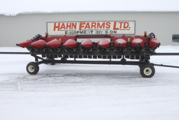 Case/Int 4208 8 row chopping corn head, knife rolls, hyd deck
