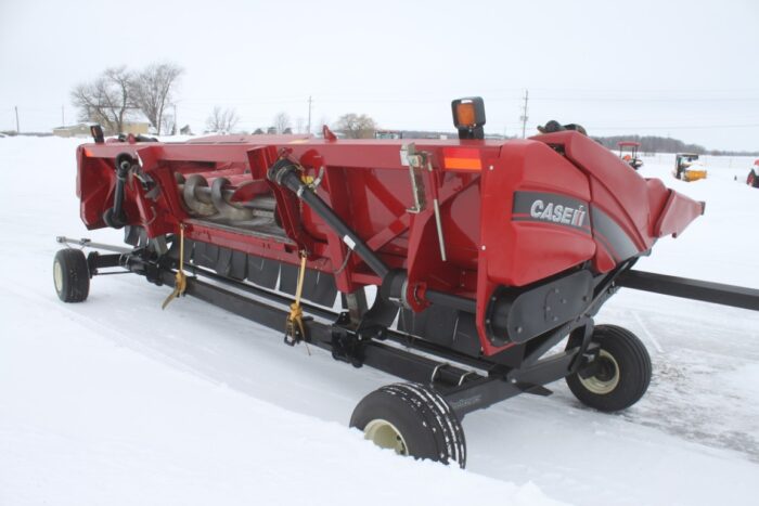 Case/Int 4208 8 row chopping corn head, knife rolls, hyd deck - Image 4