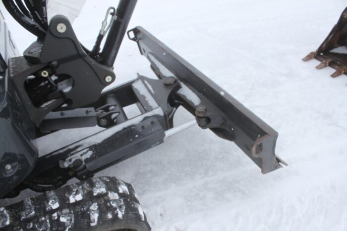 Bobcat E35 excavator, cab, air, thumb, angle blade, extendable arm - Image 12