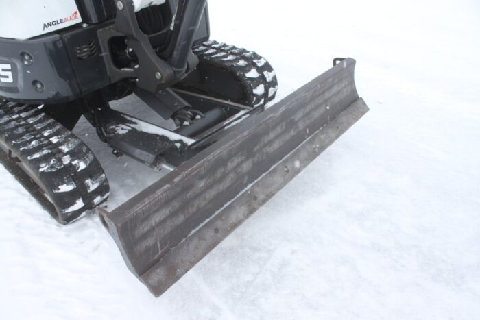 Bobcat E35 excavator, cab, air, thumb, angle blade, extendable arm - Image 13