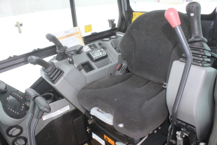 Bobcat E35 excavator, cab, air, thumb, angle blade, extendable arm - Image 21