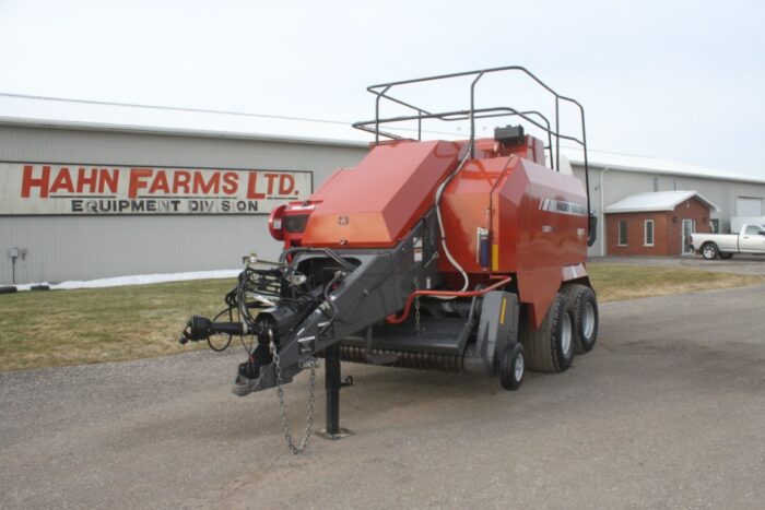 Agco Hesston 2050 large square baler, steering axle, cutter, Fieldstar monitor, low bales (32"x34" bale chanmber), very clean - Image 2