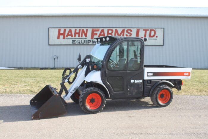 Bobcat 5600 toolcat/ bucket