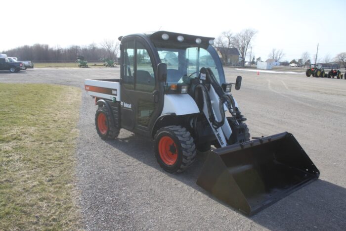 Bobcat 5600 toolcat/ bucket - Image 3