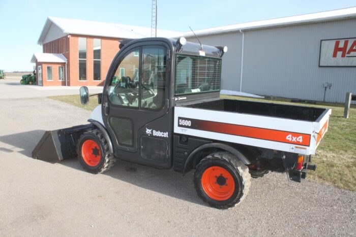 Bobcat 5600 toolcat/ bucket - Image 8