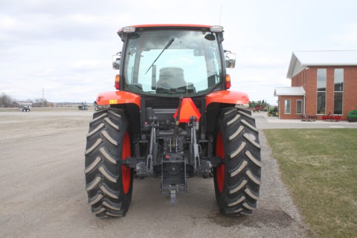 Kubota M100GX 4wd tractor, cab, air, powershift, M5 loader, 2 sets of remotes - Image 7