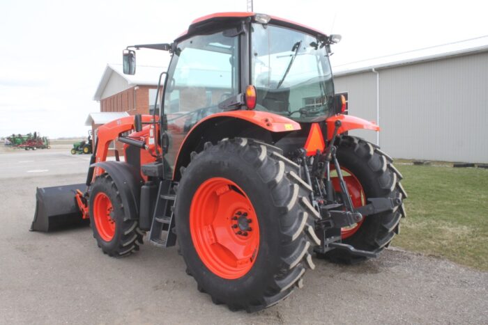 Kubota M100GX 4wd tractor, cab, air, powershift, M5 loader, 2 sets of remotes - Image 8