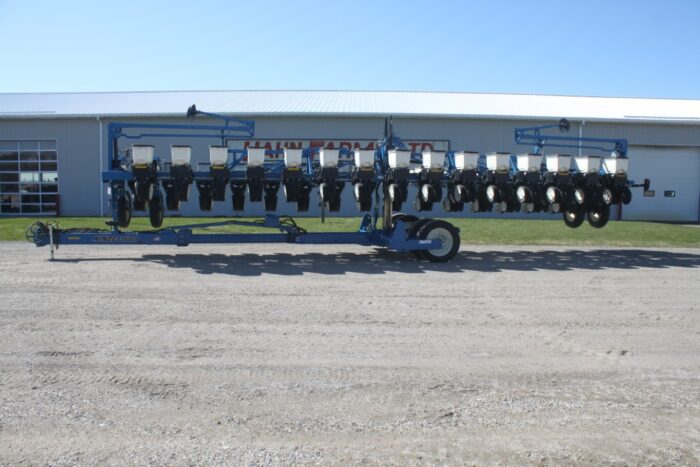 Kinze 3600 16/31 Planter, No-Till coulters, markers, KPM III monitor