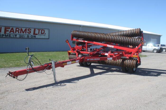 Brillion XXL44 44' X-fold packer, scrapers, 20" ductile wheels, low acres - Image 2