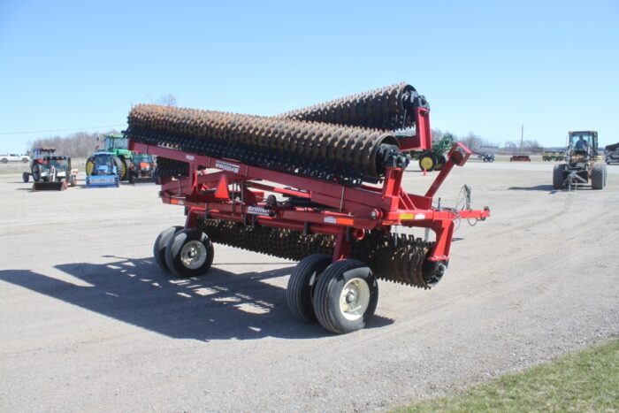 Brillion XXL44 44' X-fold packer, scrapers, 20" ductile wheels, low acres - Image 6
