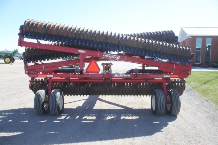 Brillion XXL44 44' X-fold packer, scrapers, 20" ductile wheels, low acres - Image 7
