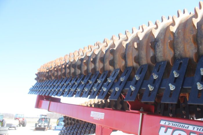 Brillion XXL44 44' X-fold packer, scrapers, 20" ductile wheels, low acres - Image 11