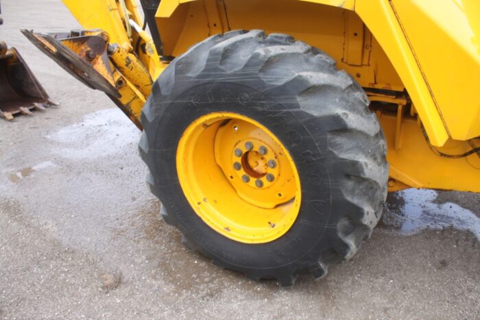 JD 210C 4wd backhoe, cab, E-hoe, one owner - Image 18