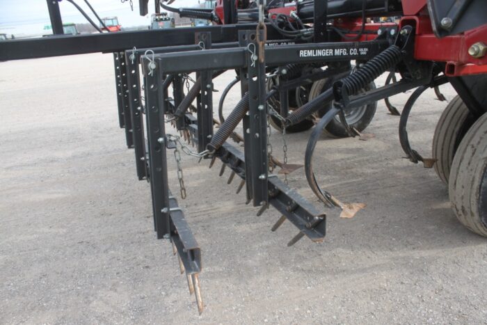 Case/Int Tigermate 200 30' cultivator,  Remlinger double buster bar, rear hitch and hydraulics - Image 11