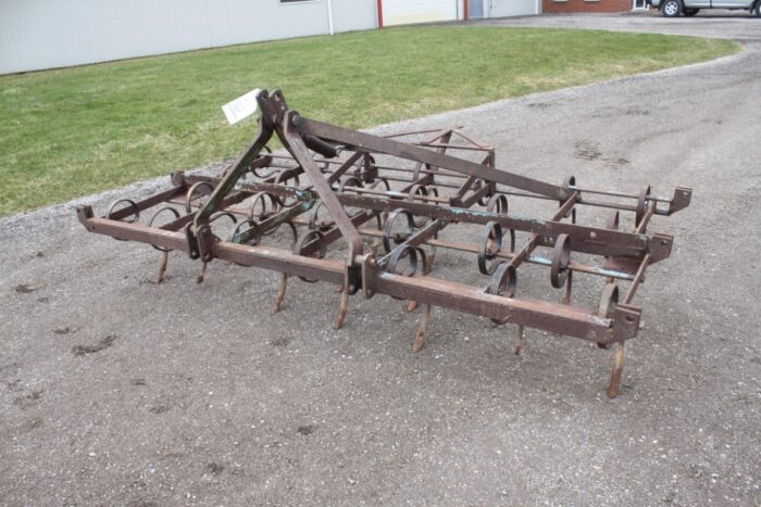 Allied 8 1/2' 3pth S-tine cultivator