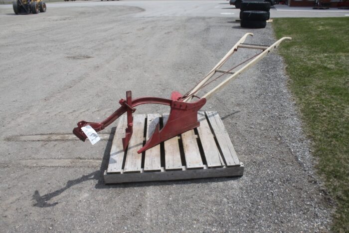 McCormick Deering 1 furrow walking plow - Image 4
