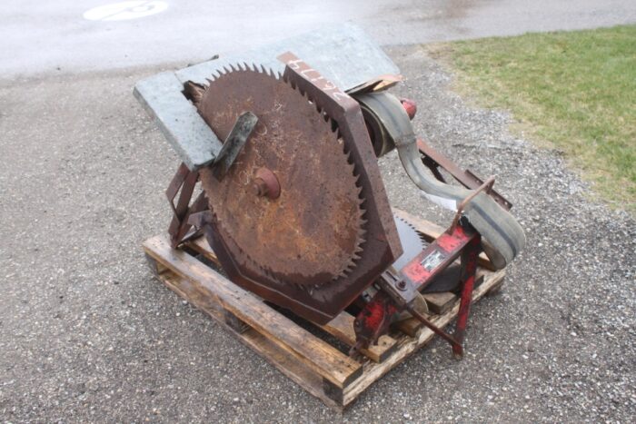 Dearborn 3pth belt drive buzz saw - Image 4