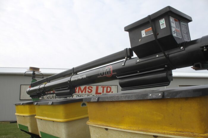 JD 7000 6 row corn planter, no-till coulters, dry fert, markers, Unverferth fill auger, recent Kearney rebuild - Image 17