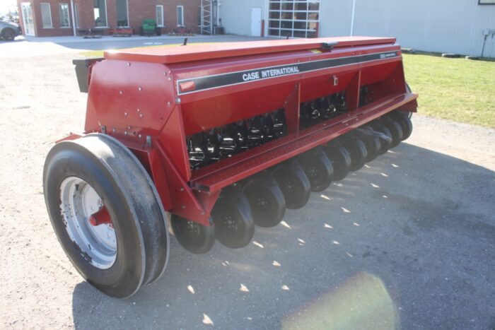 Case/Int 5300 21 run seed drill, grass box, press wheels, very clean - Image 8