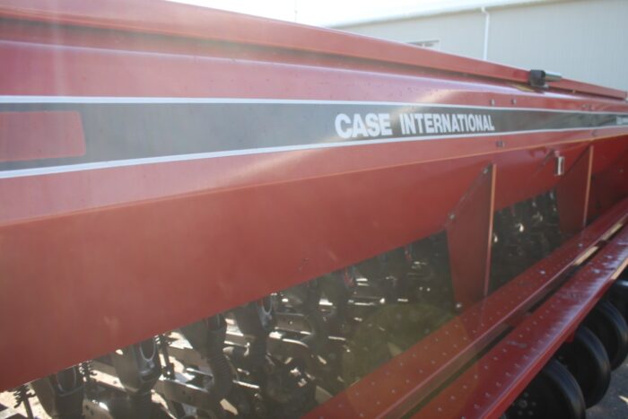 Case/Int 5300 21 run seed drill, grass box, press wheels, very clean - Image 9