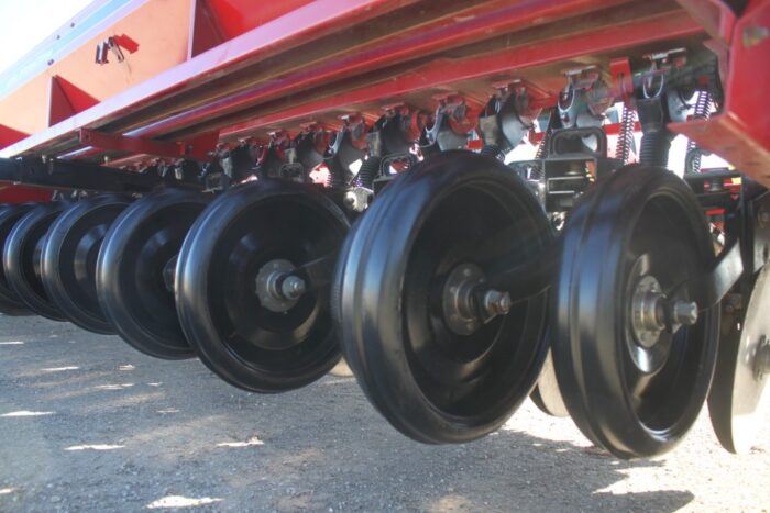 Case/Int 5300 21 run seed drill, grass box, press wheels, very clean - Image 12