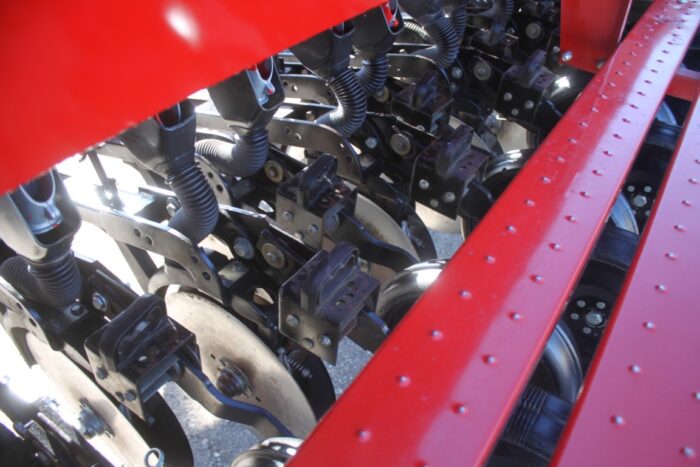 Case/Int 5300 21 run seed drill, grass box, press wheels, very clean - Image 14