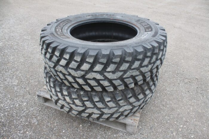 Nokian pair of 2, 400/80R28, TR/2 - Image 3