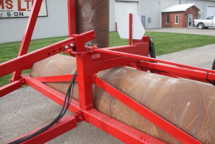 R & R 30' hydraulic land roller, lights, hwy service 12 ply tires - Image 12
