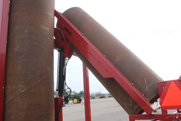 R & R 46' hydraulic double folding land roller, lights, hwy service 12 ply tires - Image 10