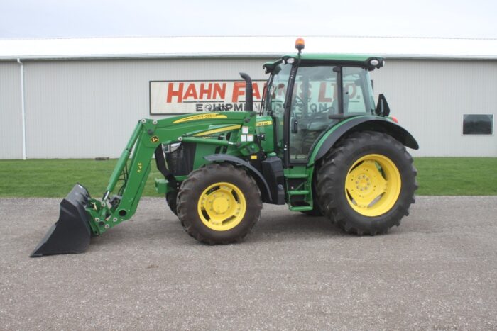 JD 5100R 4wd tractor, cab, air, 16 speed CommandQuad, 2 remotes, 480/70R34, Quicke X4S loader