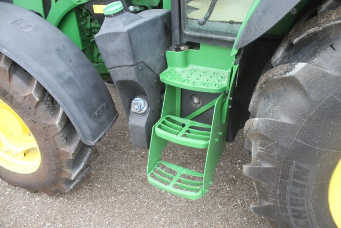 JD 5100R 4wd tractor, cab, air, 16 speed CommandQuad, 2 remotes, 480/70R34, Quicke X4S loader - Image 11