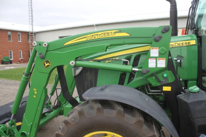 JD 5100R 4wd tractor, cab, air, 16 speed CommandQuad, 2 remotes, 480/70R34, Quicke X4S loader - Image 13