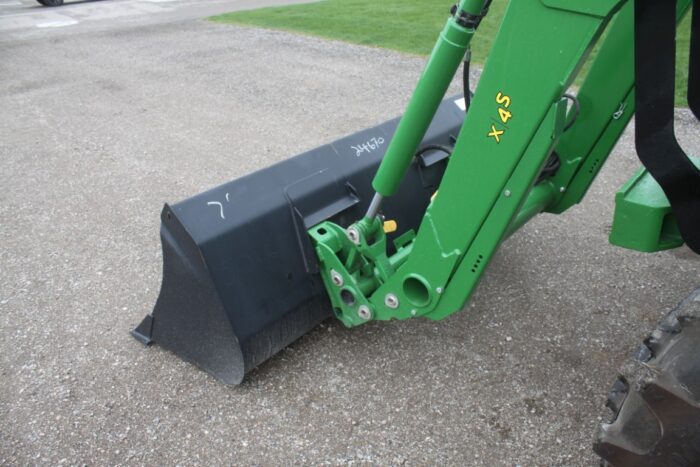JD 5100R 4wd tractor, cab, air, 16 speed CommandQuad, 2 remotes, 480/70R34, Quicke X4S loader - Image 14