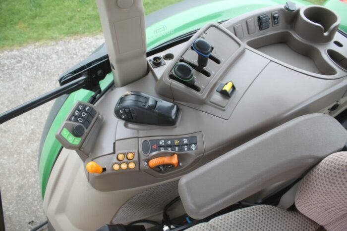 JD 5100R 4wd tractor, cab, air, 16 speed CommandQuad, 2 remotes, 480/70R34, Quicke X4S loader - Image 21