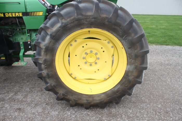 JD 2555 4wd tractor, rops, hi/lo, Alo loader, 2 remotes, 540/1000 pto capable - Image 8