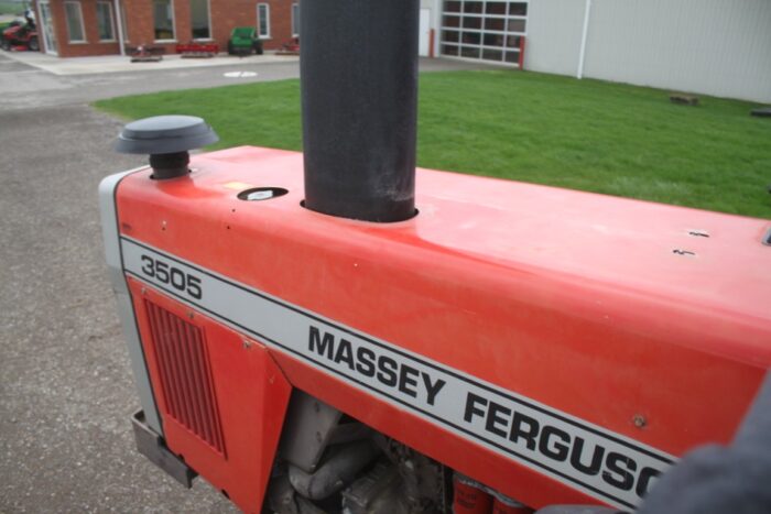 MF 3505 2wd tractor, cab, air, 18.4x38, 8 speed shuttle, 2 remotes, 3789 hours local unit - Image 18
