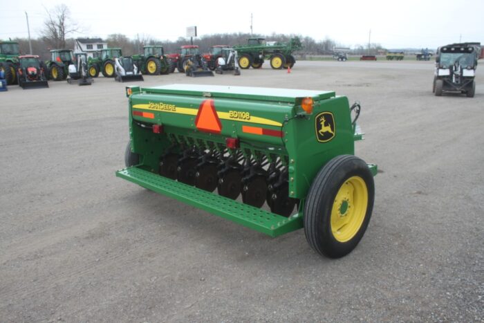 JD BD1108 13 run seed drill, double disc, light kit - Image 6