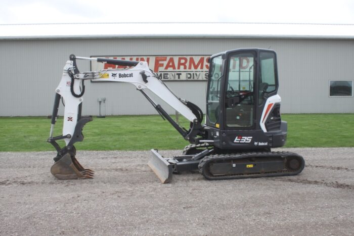 Bobcat E35 excavator, cab, air, thumb, angle blade, extendable arm