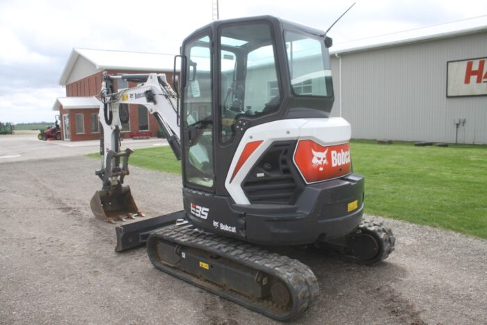 Bobcat E35 excavator, cab, air, thumb, angle blade, extendable arm - Image 8