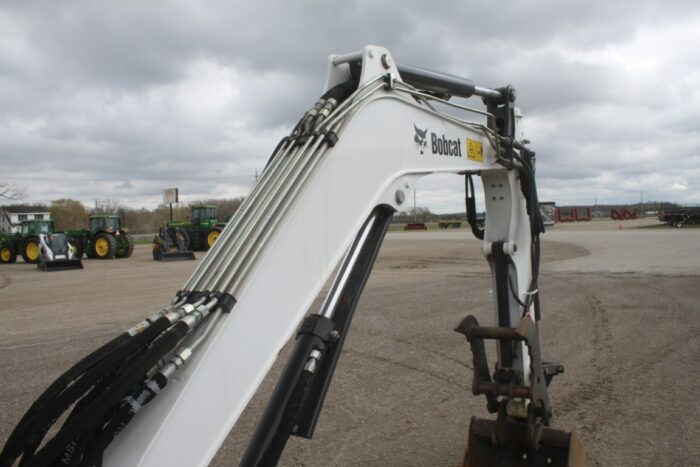 Bobcat E35 excavator, cab, air, thumb, angle blade, extendable arm - Image 13