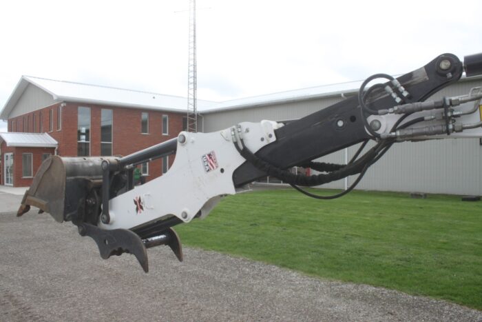 Bobcat E35 excavator, cab, air, thumb, angle blade, extendable arm - Image 17
