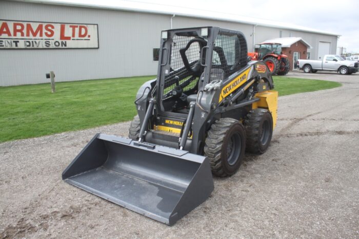 New Holland L218 skidsteer, rops, pilot controls, aux hyd, 895 hours, 2 speed, Shibura engine - Image 2