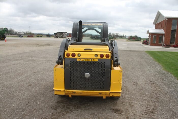 New Holland L218 skidsteer, rops, pilot controls, aux hyd, 895 hours, 2 speed, Shibura engine - Image 7