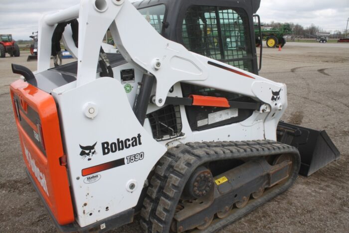 Bobcat T590 track skidsteer, cab, air, hydraulic coupler, 1640 hours - Image 10