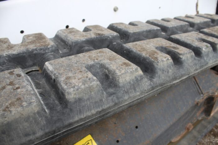 Bobcat T590 track skidsteer, cab, air, hydraulic coupler, 1640 hours - Image 12