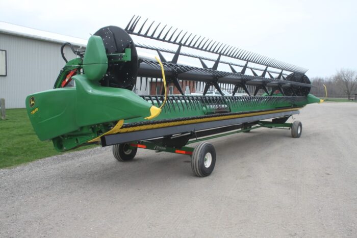 JD 735FD 35' flex draper head, flip over reel, dual knife drive, hydraulic fore/aft - Image 2