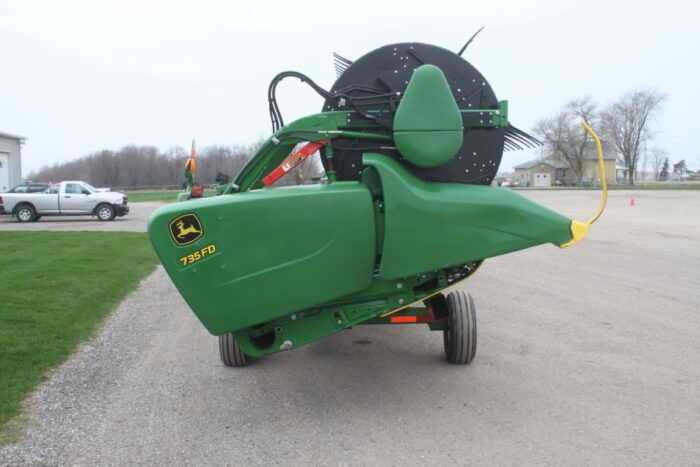 JD 735FD 35' flex draper head, flip over reel, dual knife drive, hydraulic fore/aft - Image 3