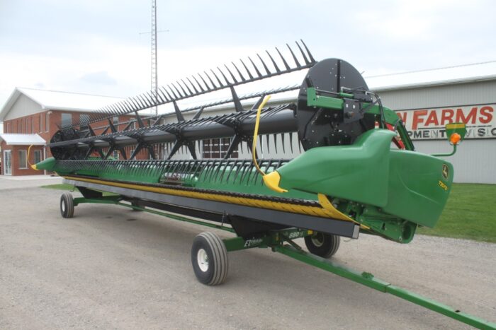 JD 735FD 35' flex draper head, flip over reel, dual knife drive, hydraulic fore/aft - Image 8